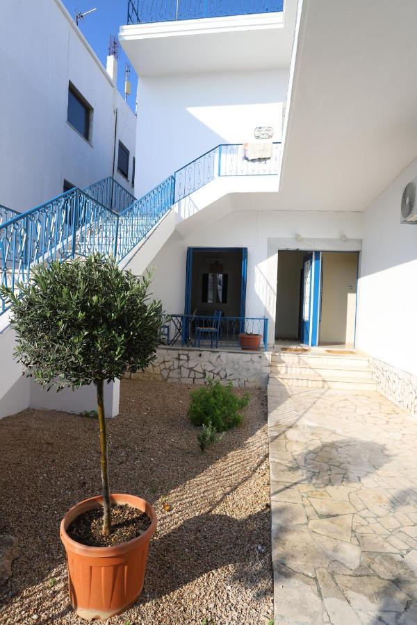 Traditional Town Garden Apartment Rhodes City Exterior foto